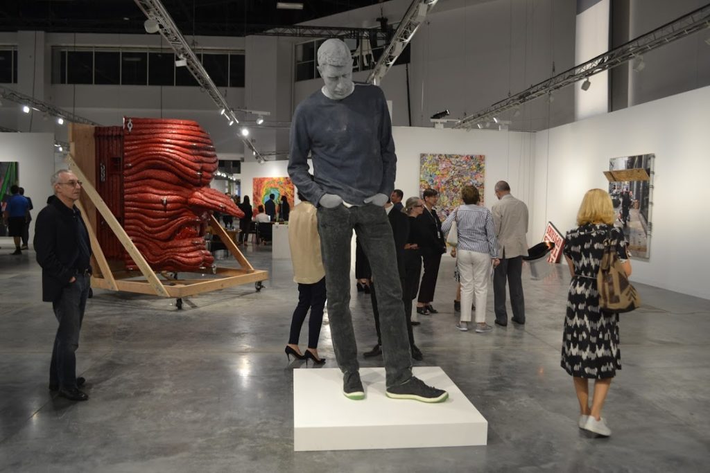 Art Basel Miami Beach Sees ‘Slow But Steady’ Sales—Including $9.5 M. Nauman—on Opening Day in Mid-Renovation Convention Center
